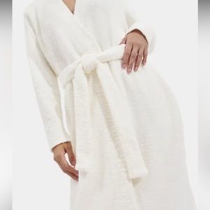 COPY - UGG white fleece robe size small